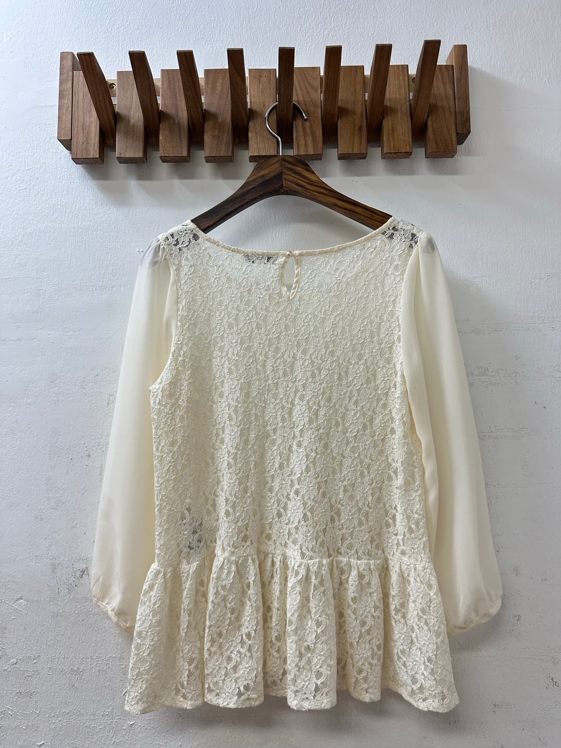 일본빈티지 어스뮤직 아이보리 레이스 페플럼 시스루 소매 블라우스 상품이미지5