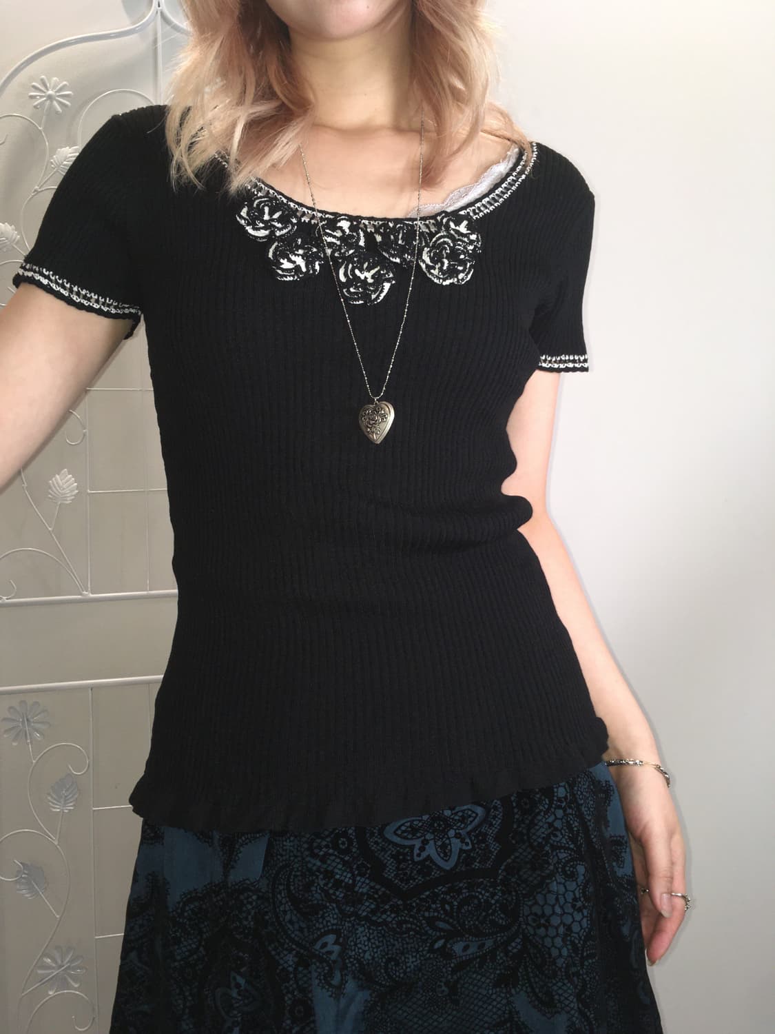 pn vintage black flower slim frill knit 상품이미지4