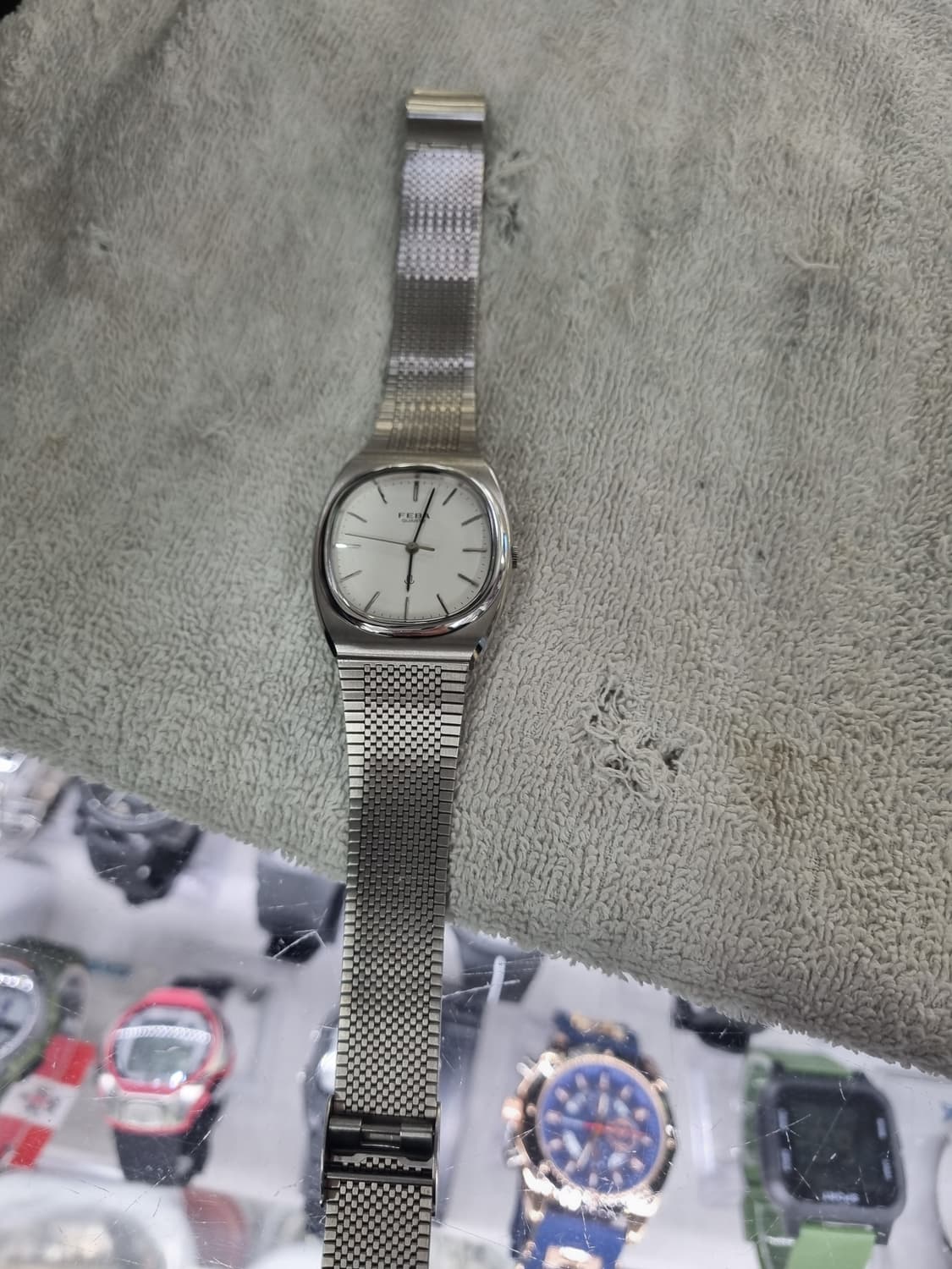 FEBA 쿼츠 손목시계 판매합니다 상품이미지1