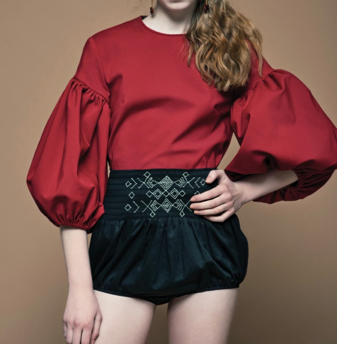 Rosie assoulin로지 아설린 볼륨 슬리브 블라우스 상품이미지1