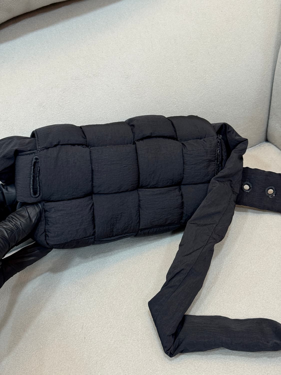 백화점판 보케가베네타 패딩 카세트백 상품이미지2