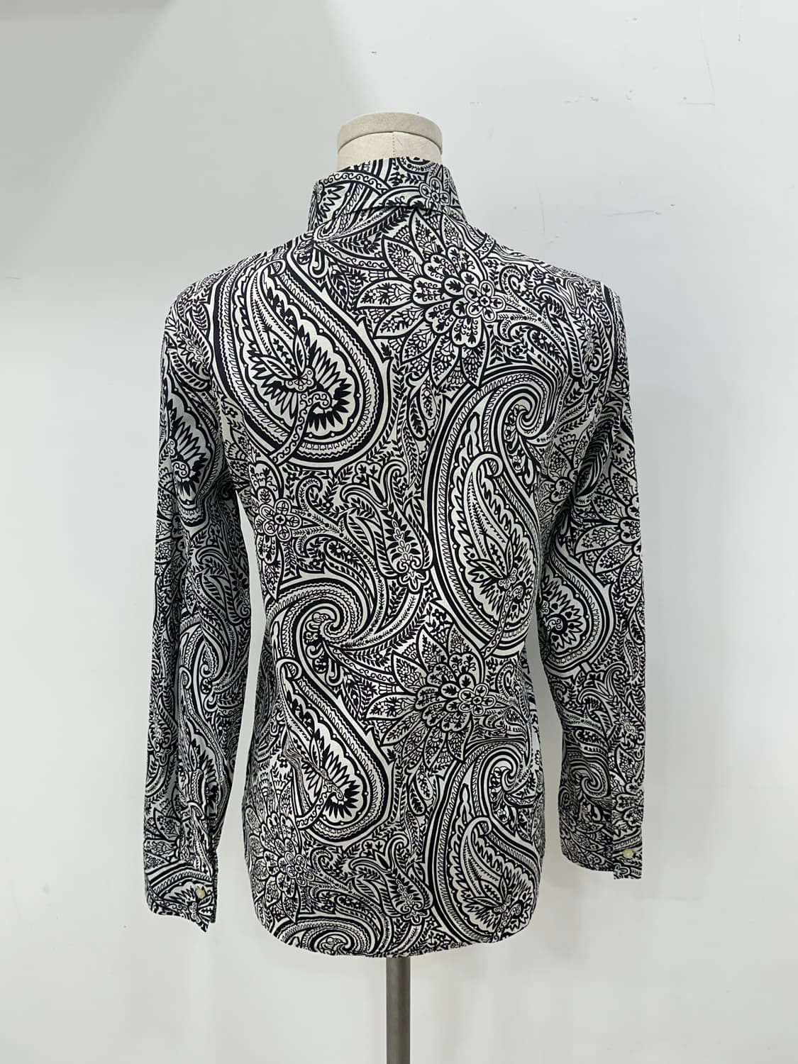 에트로 화이트 남방 상품이미지3