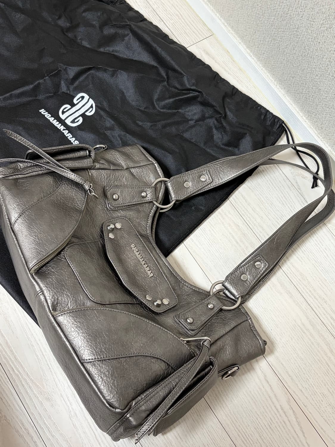 이우가마카라스 레더 숄더백 상품이미지1