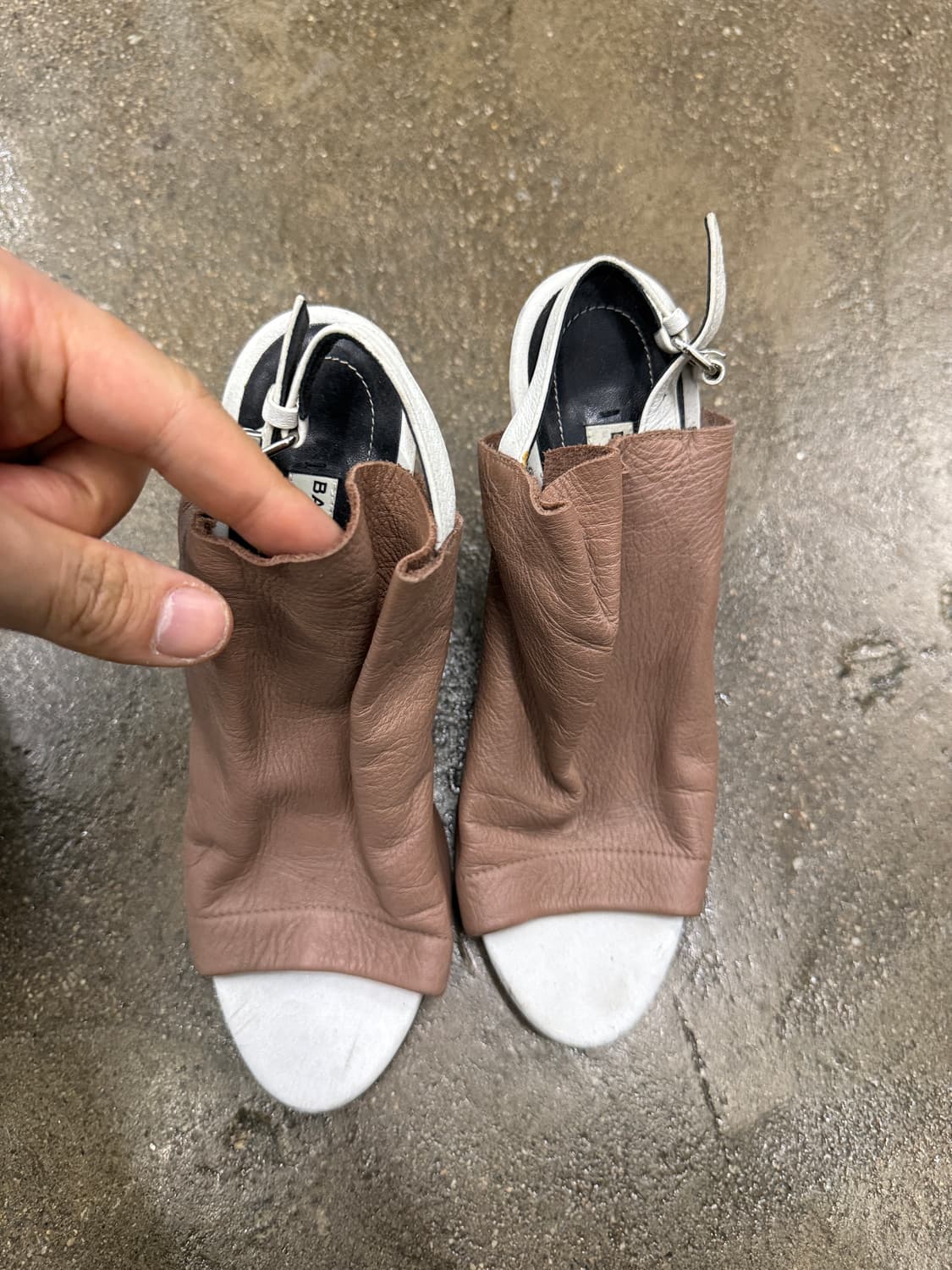 발렌시아가 정품 오픈토 힐 가죽 샌들 36사이즈 상품이미지2