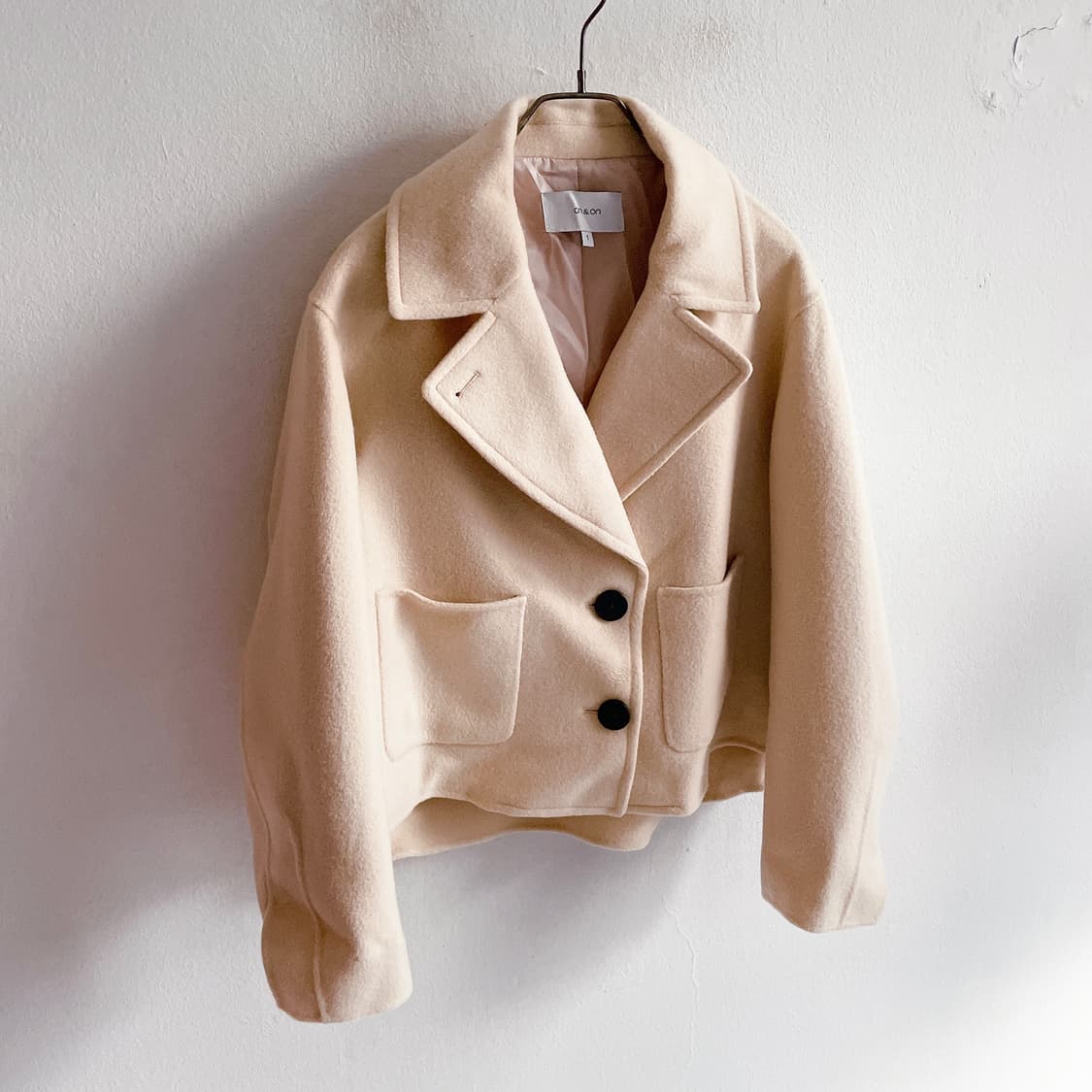 온앤온 더블 단추 숏 코트 상품이미지8