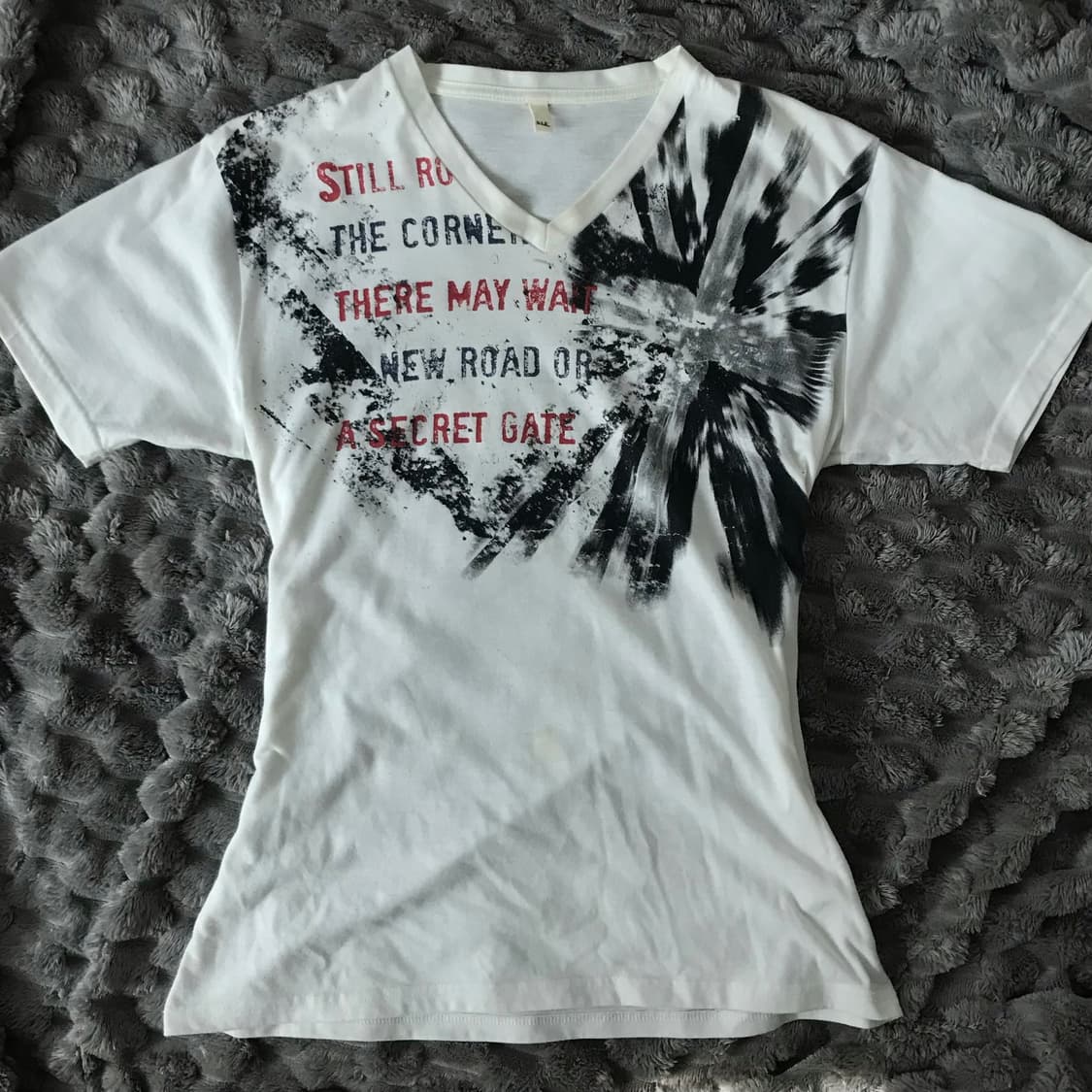 일본빈티지 펑크 갸루 브이넥 슬림핏 반팔티 상품이미지1