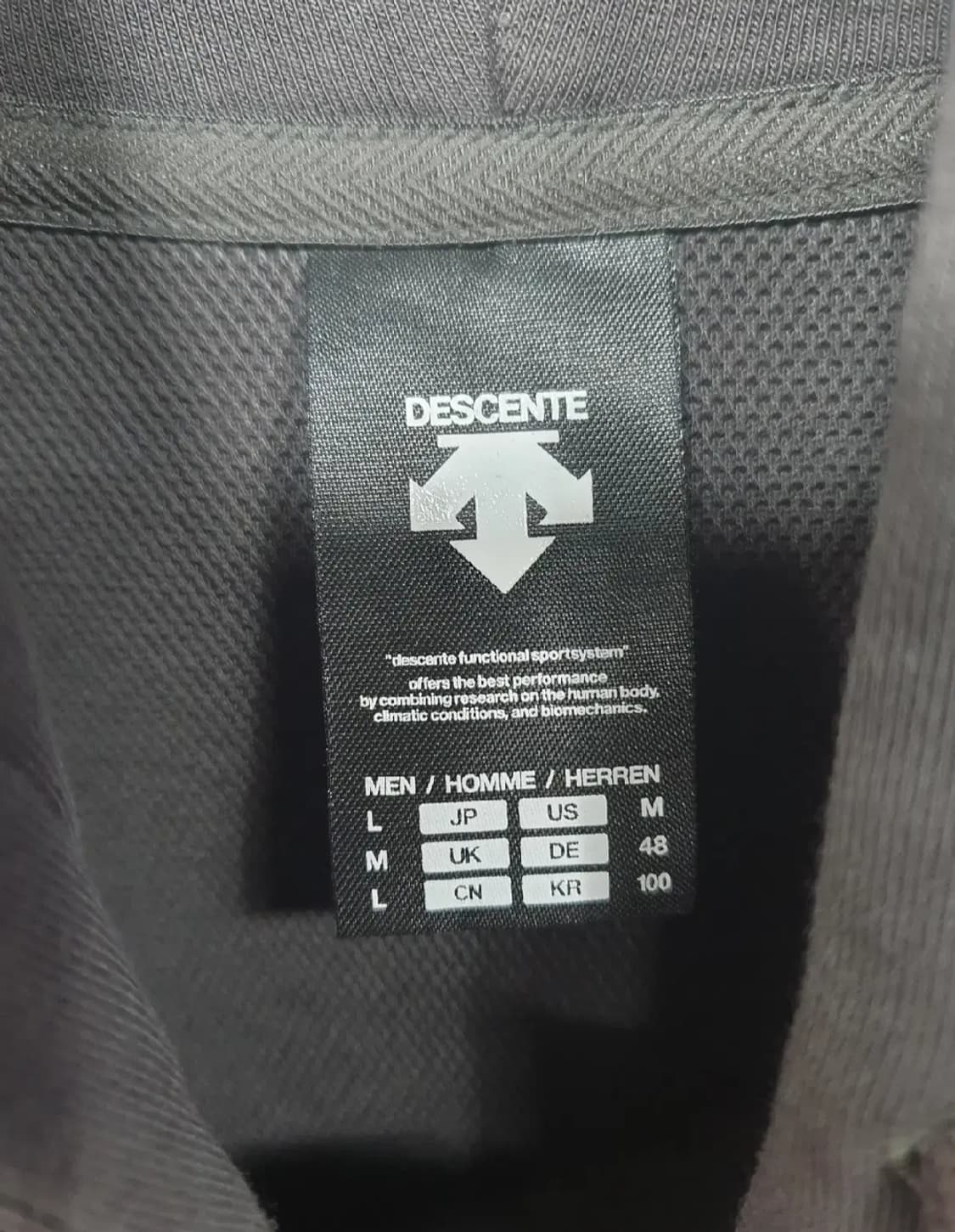 데상트 남성 후드자켓 상품이미지4