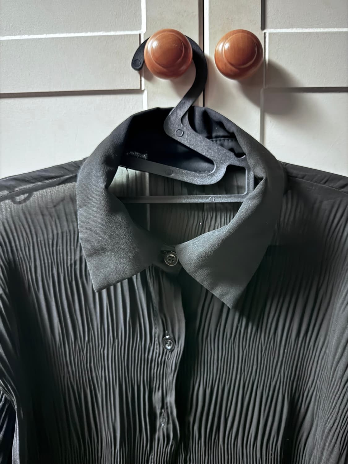 블랙 플리츠 시스루 블라우스 셔츠 상품이미지4