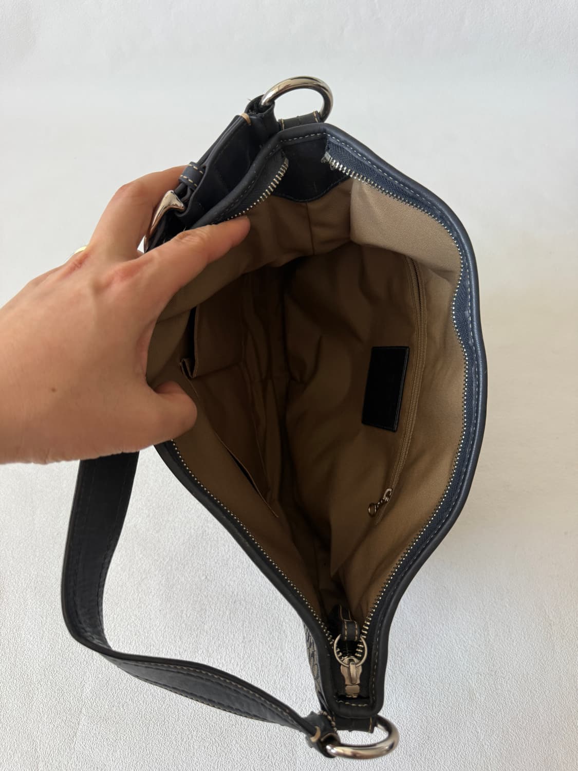 코치(COACH) 모노그램 레더 숄더백 상품이미지9