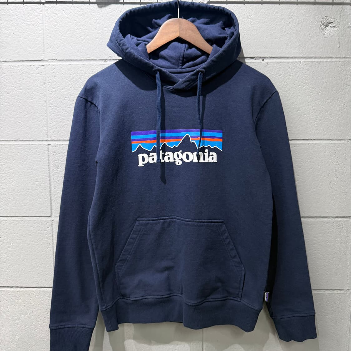 파타고니아 후드티 네이비 상품이미지1