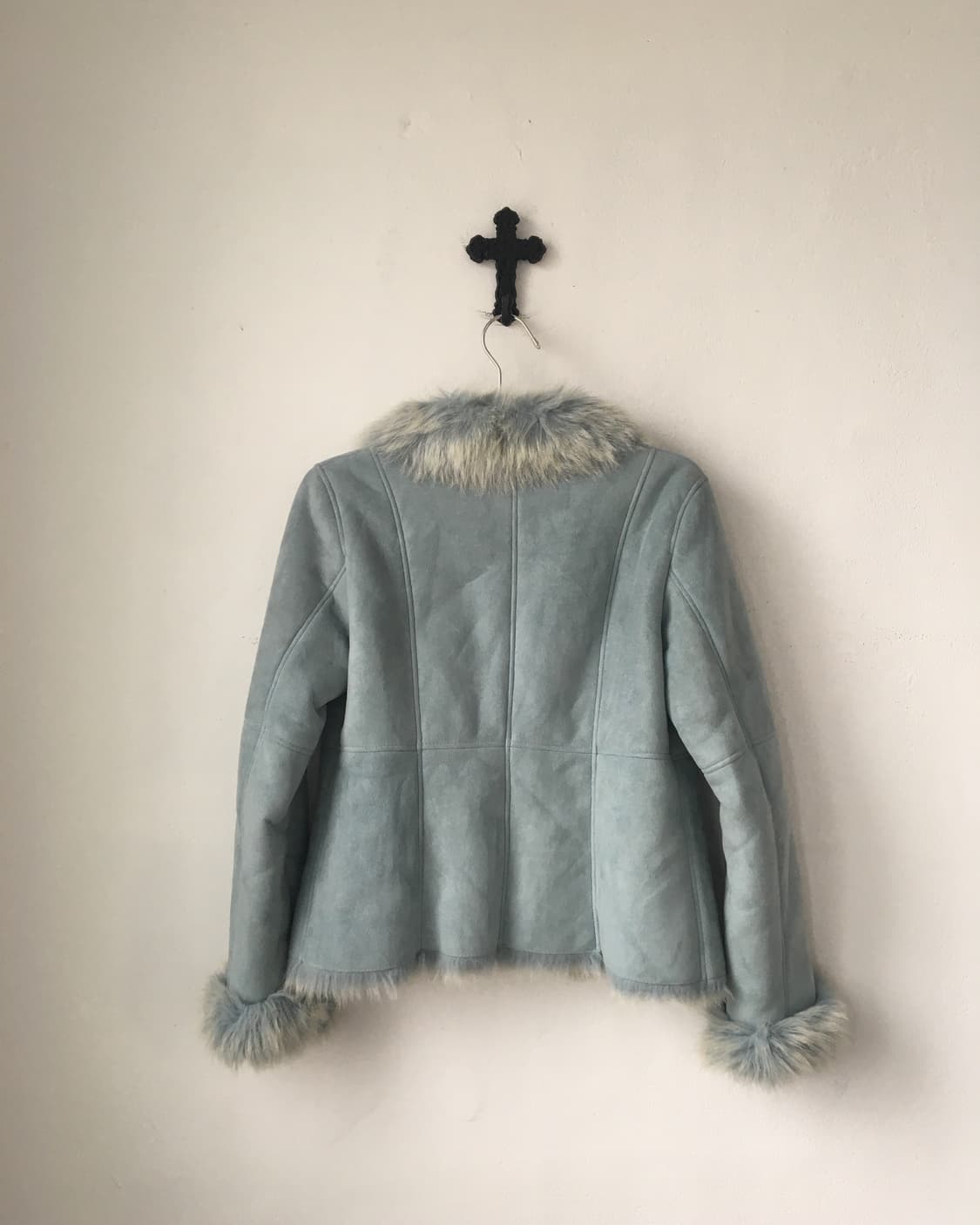 Fake fur blue mustang 상품이미지3