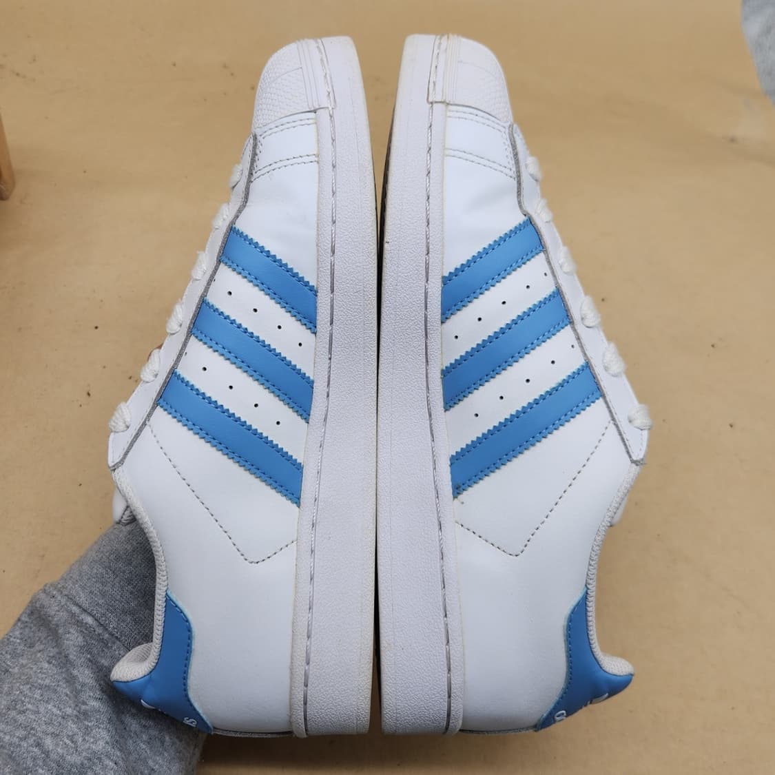 아디다스 슈퍼스타 블루 스니커즈 250 상품이미지5