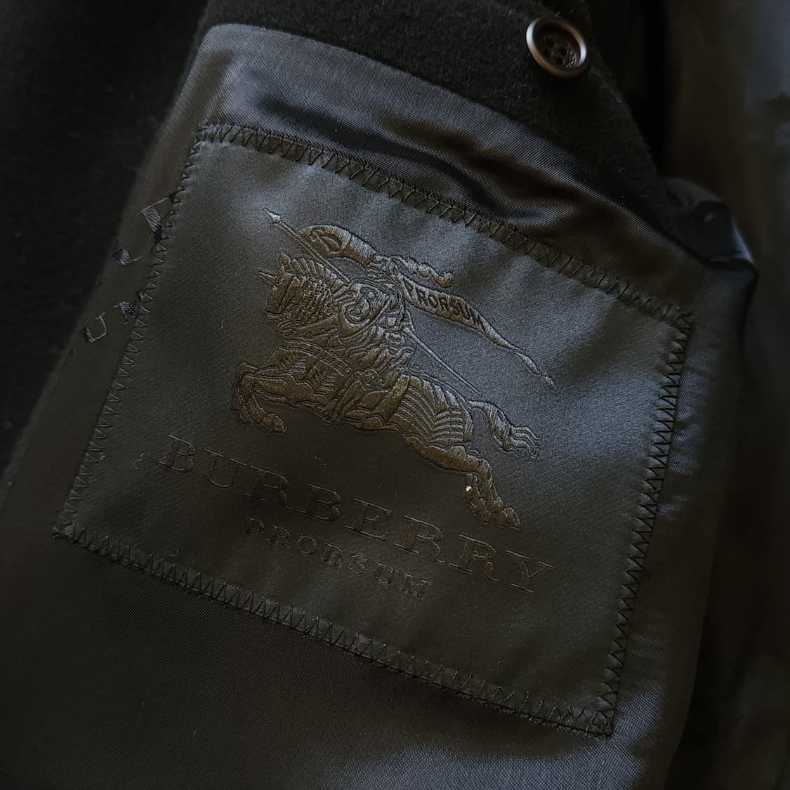 버버리 프로섬 더플코트 레더 디테일 헤비울 코트 블랙 50 상품이미지10