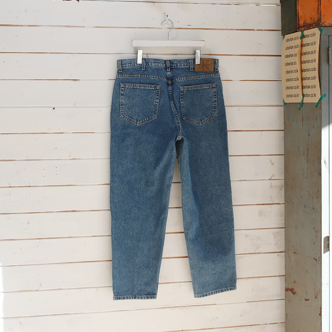 (착용컷) 캘빈클라인 데님 팬츠 (남성용 35) 상품이미지4