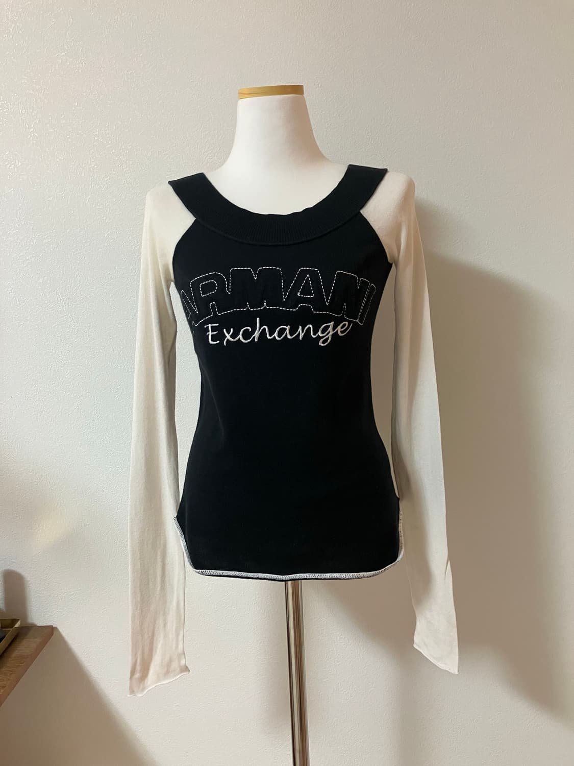 아르마니 익스체인지 블랙 배색 긴팔 니트 xs y2k 딱붙핏 상품이미지1