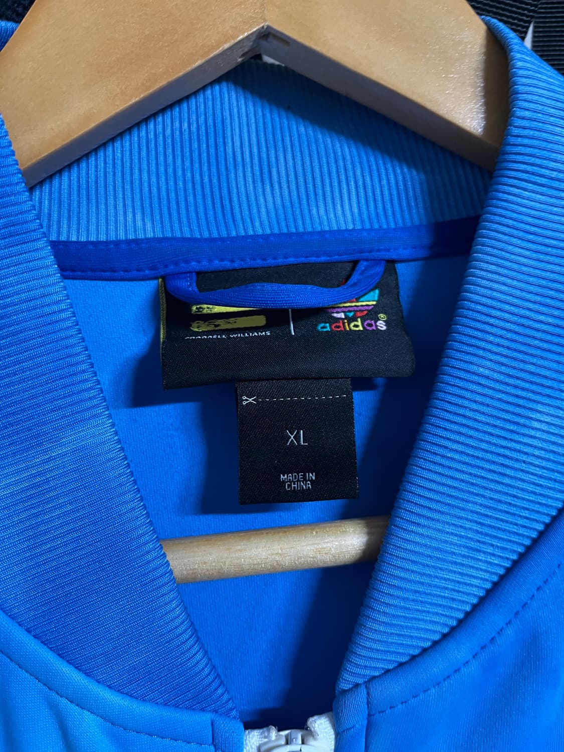 아디다스 퍼렐윌리엄스 블루 타이다이 집업 상품이미지4