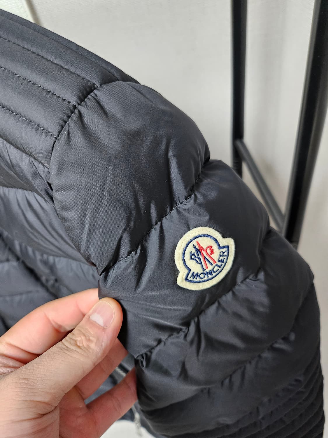 24FW 몽클레어 아미오 패딩 블랙 3사이즈  상품이미지3
