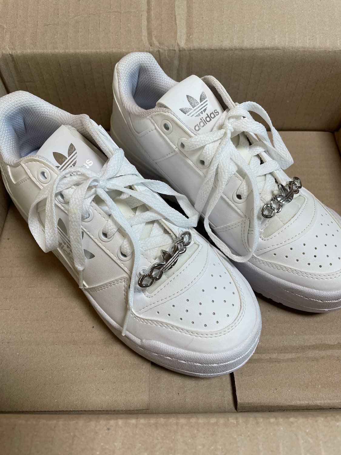 아디다스 운동화 상품이미지1