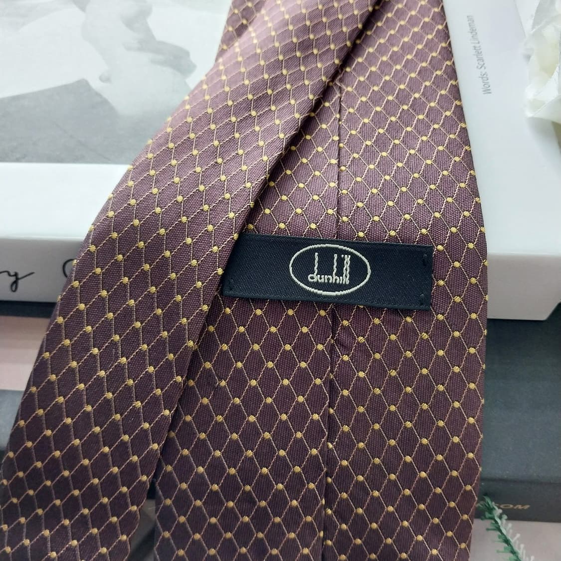 던힐 실크 브라운 골드 도트 패턴 넥타이 9.5cm A+등급 K1232
 상품이미지6