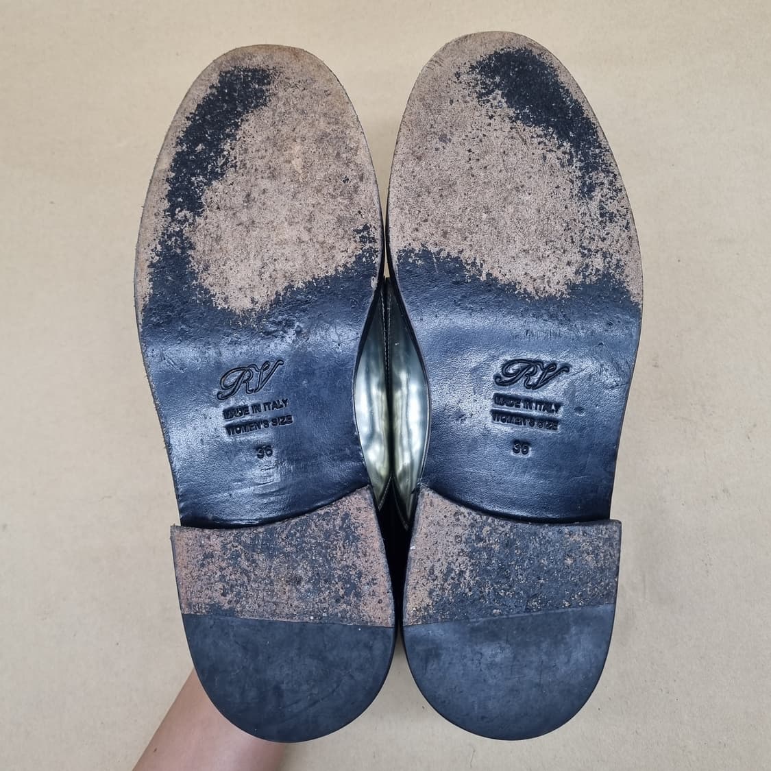 로저비비에 여성블랙 실버 지퍼 로퍼 235 상품이미지3