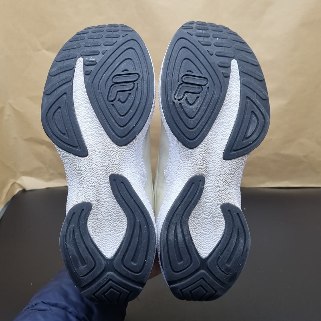 휠라 뉴런3. 여성운동화230  상품이미지3