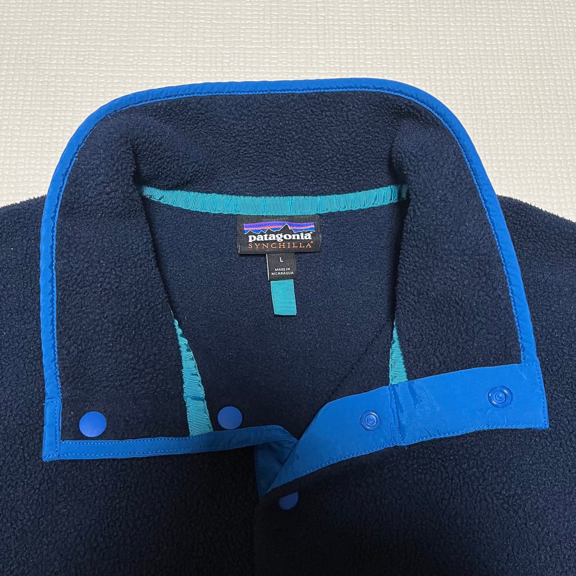 파타고니아 신칠라 네이비/레드 상품이미지3
