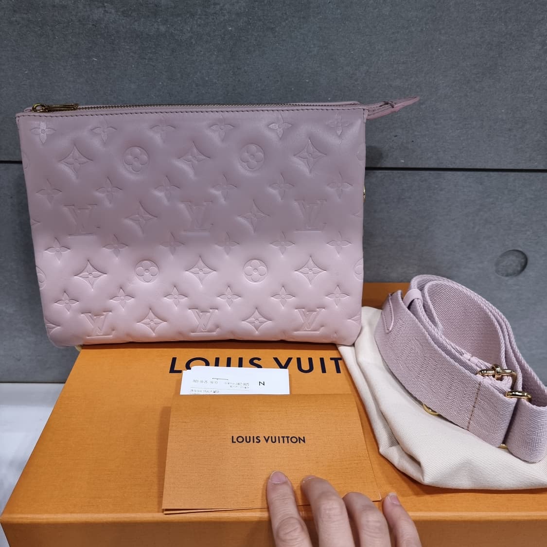 검수가능 루이비통 쿠상 PM 핑크 상품이미지1