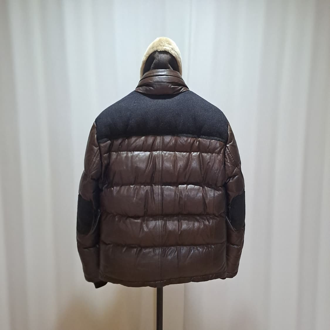 (택포) 시리즈 무스탕 카라 양가죽 다운패딩 105 B173 상품이미지4