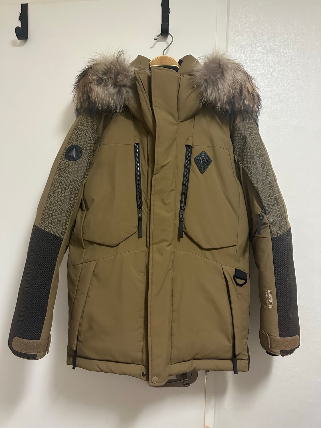 코오롱스포츠 Continuum (안타티카 상위버전) 패딩 판매합니다. 상품이미지1