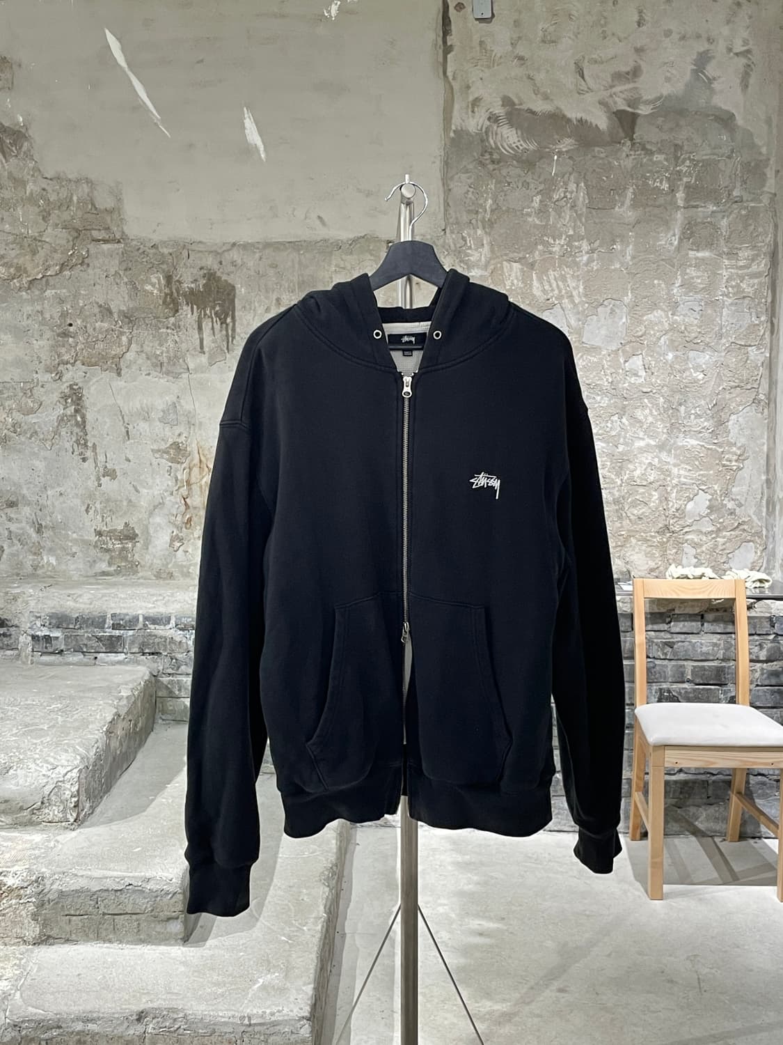 스투시 블랙 로고 투 웨이 후디 집업 상품이미지1