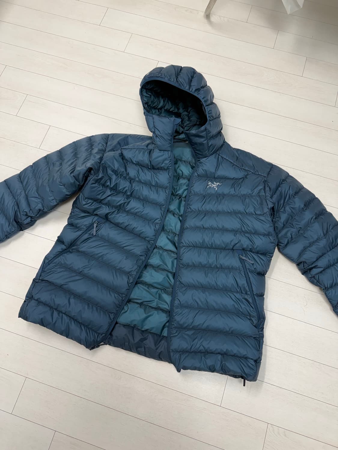 아크테릭스 세륨 후디 나이트스케이프 XL 사이즈  상태가 너무너무너무 좋 상품이미지1