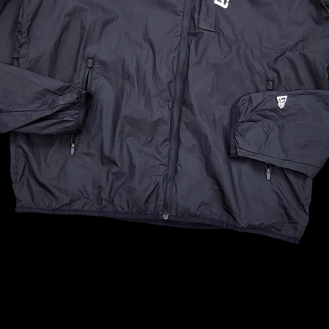 뉴에라 블랙 경량 바람막이 상품이미지4