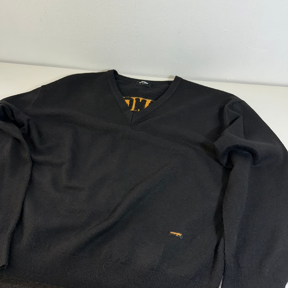 M 렝글러 블랙 울 브이넥니트 상품이미지3