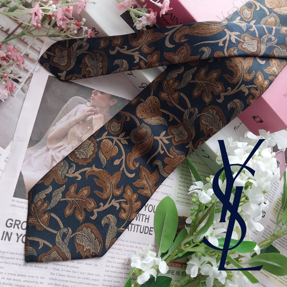  입생로랑 네이비 플라워 자카드 넥타이 9cm A+~A등급 K2457 상품이미지2