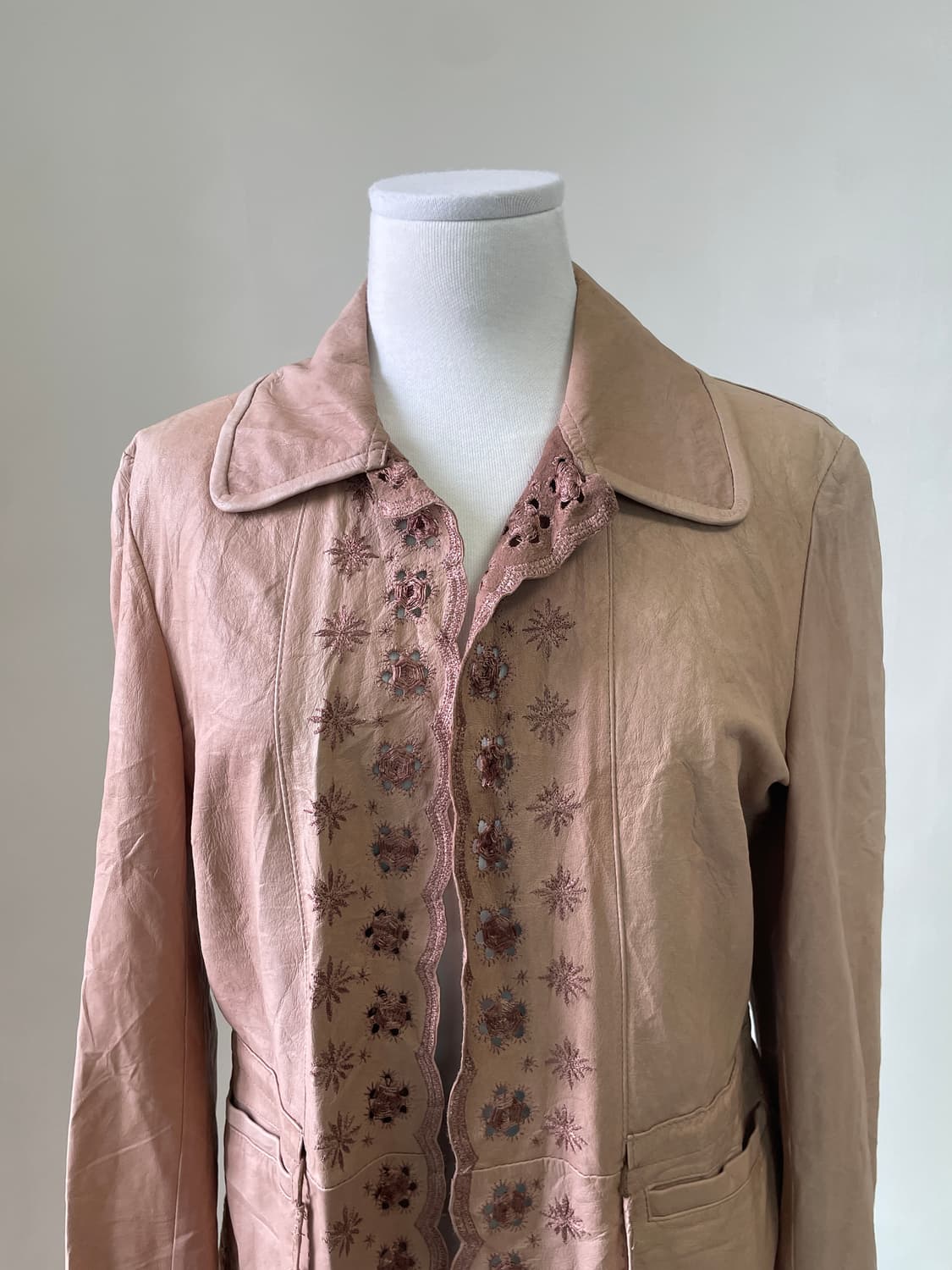 스포츠막스 플로럴 펀칭 디테일 리얼 레더 자켓 상품이미지2