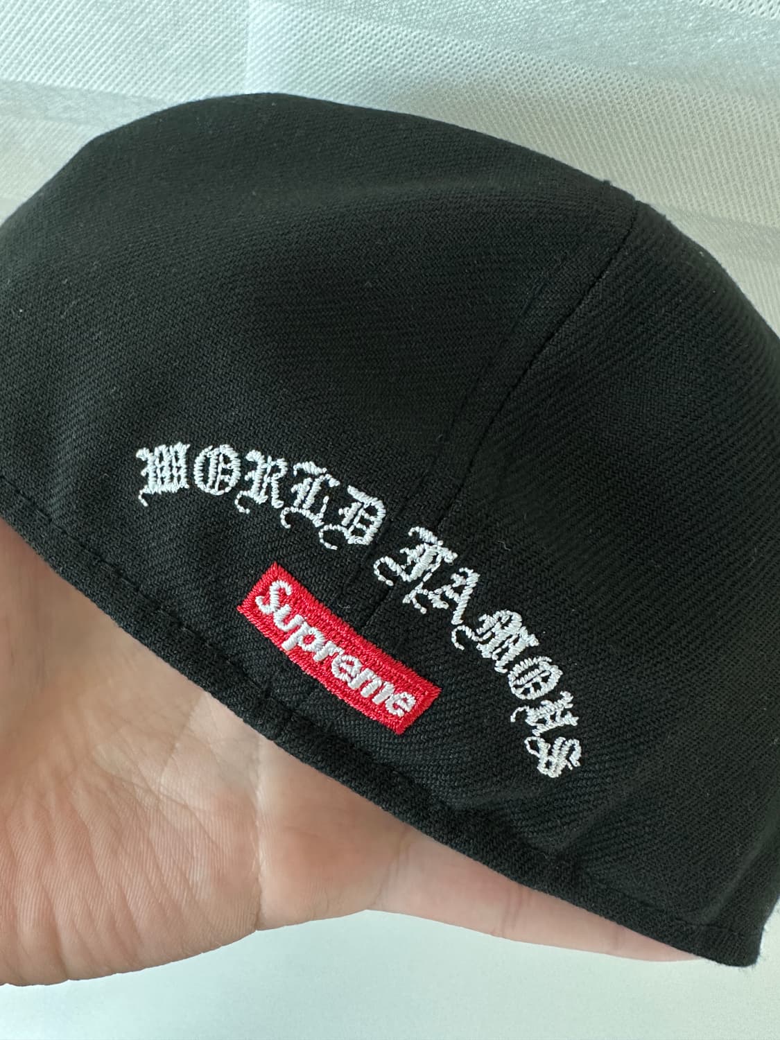 슈프림 골드 크로스 뉴에라 상품이미지4