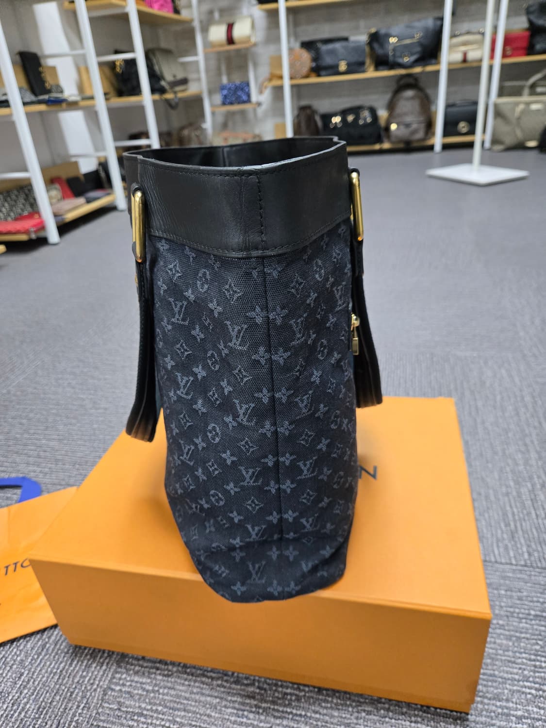 [특가][정품]루이비통 모노그램 루실 토트백 상품이미지4