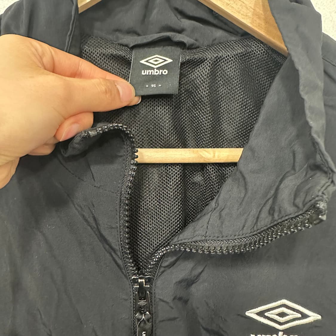 엄브로 바람막이 상품이미지2