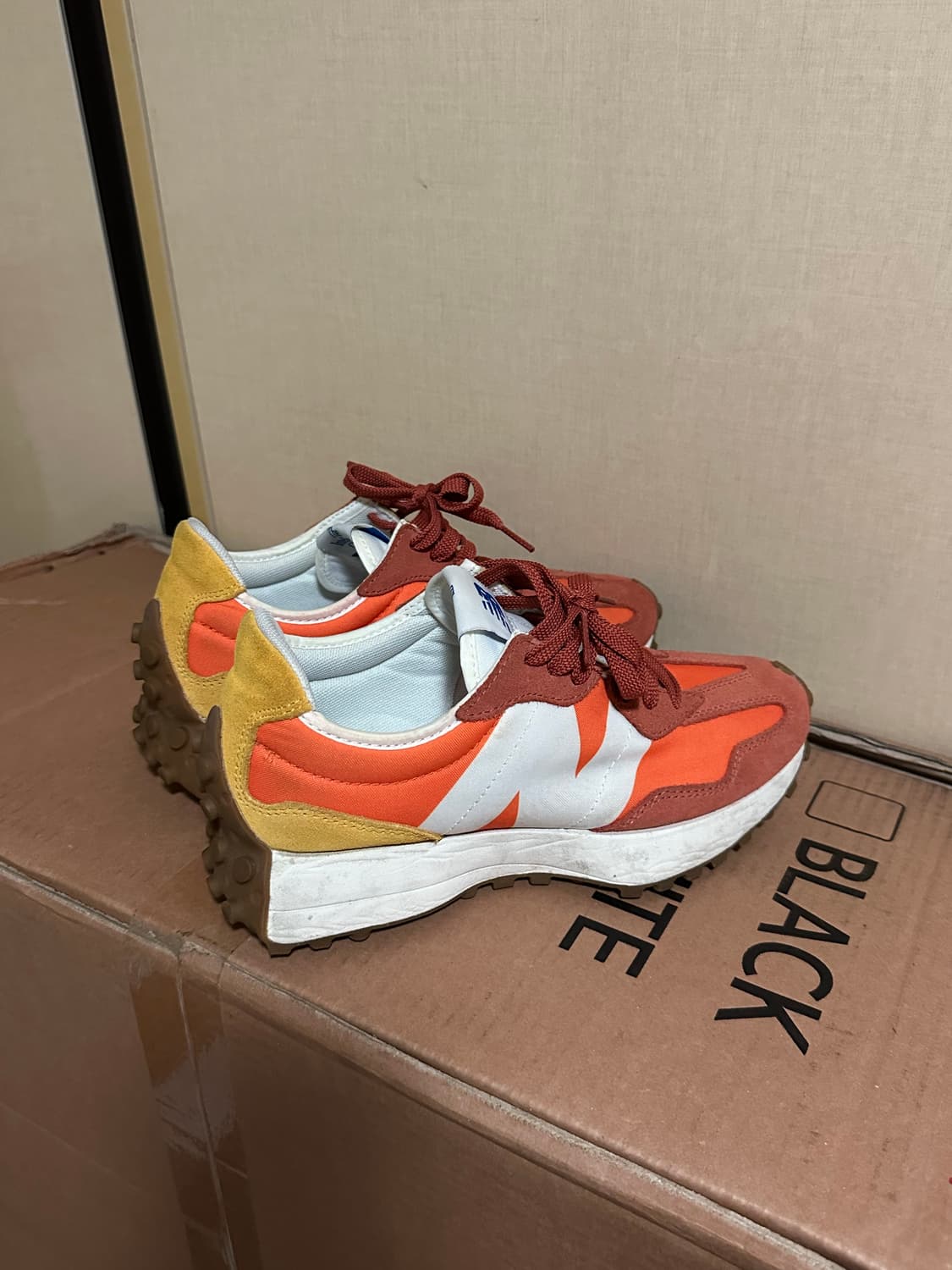 뉴발란스 327 240사이즈 상품이미지1