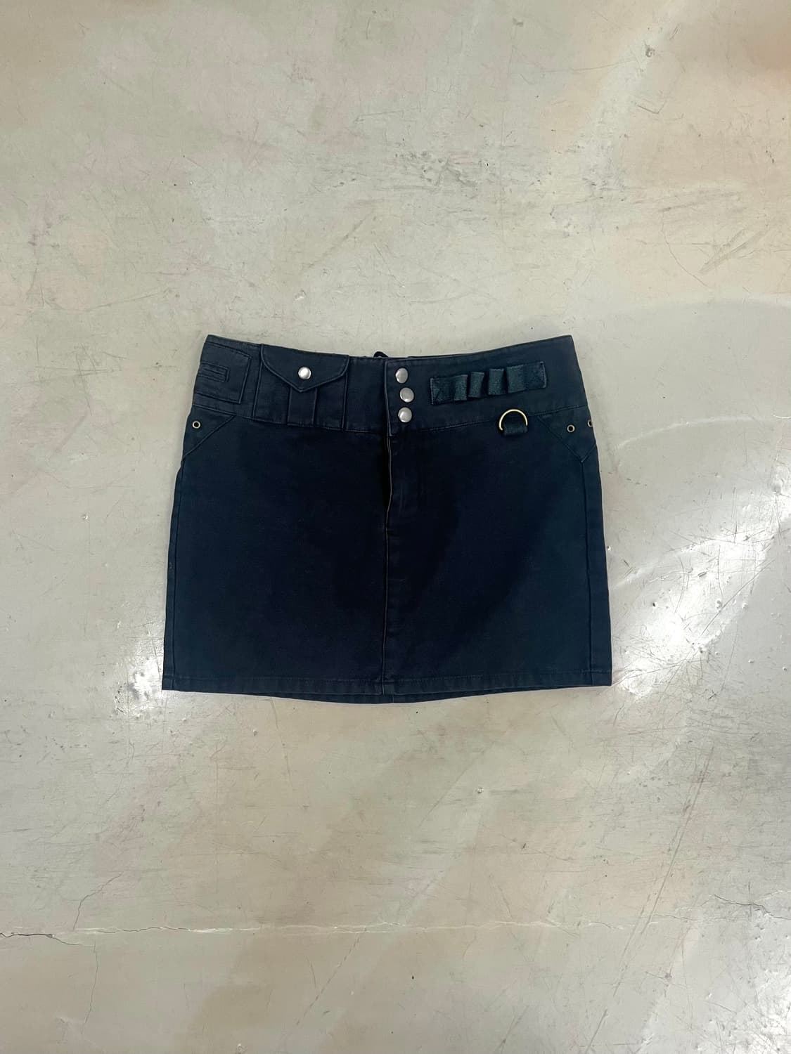 eyelet detail black skirt 상품이미지1