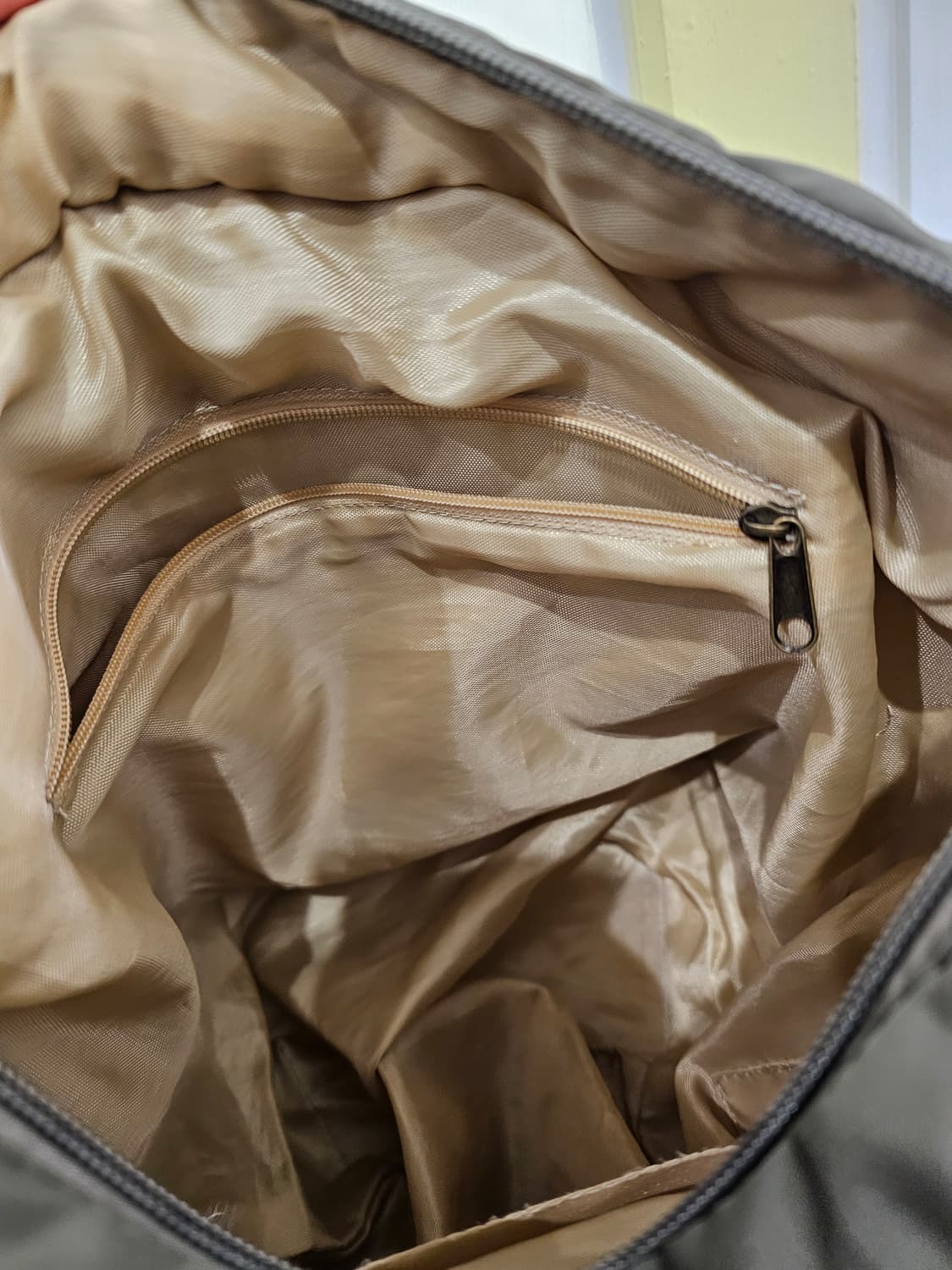 Japan 카키 패딩 크로스백 상품이미지10