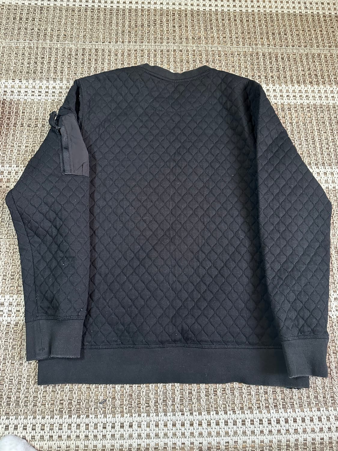 CP컴퍼니 퀼팅 렌즈 와펜 맨투맨 105 상품이미지2