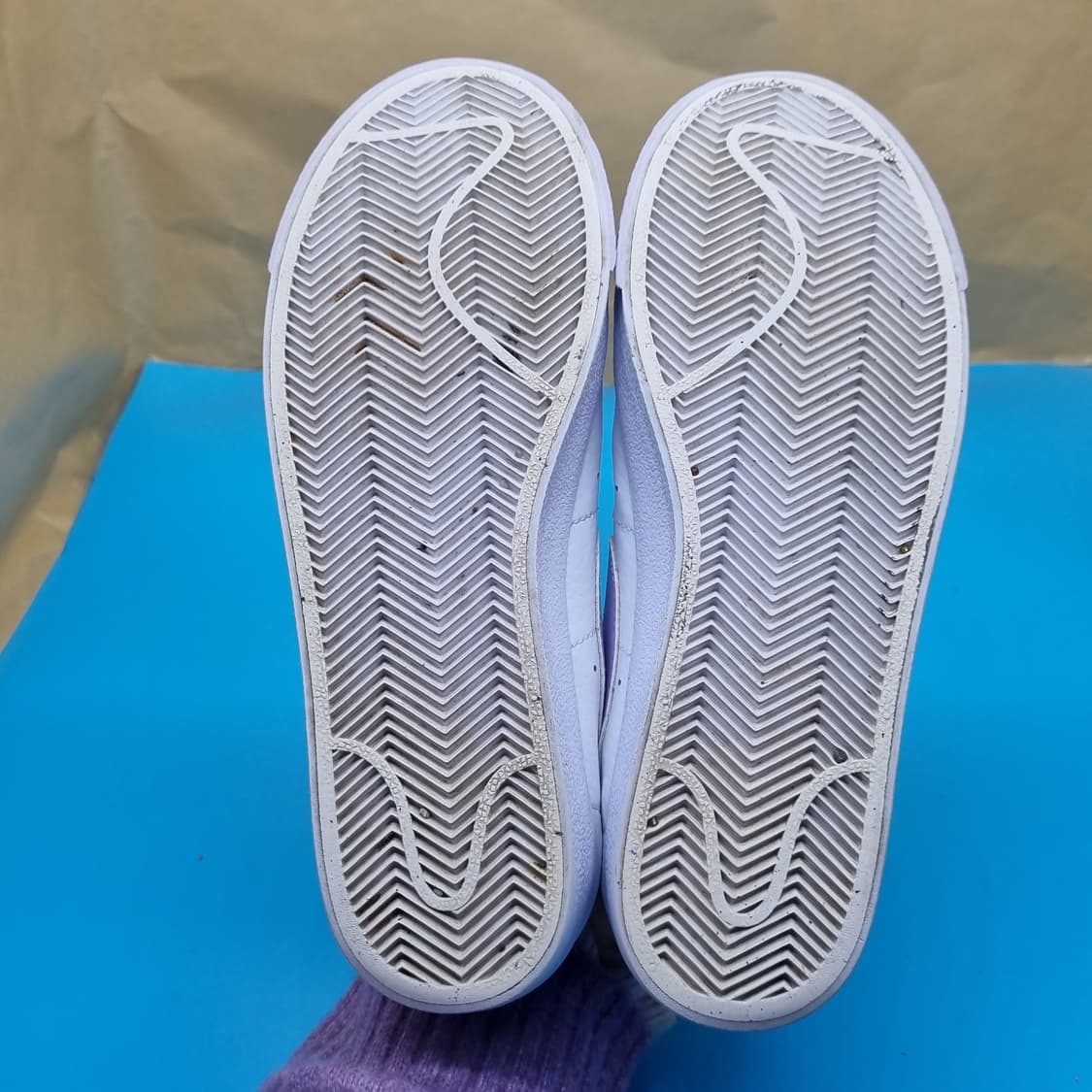 나이키 블레이저 로우77 스니커즈245 상품이미지3