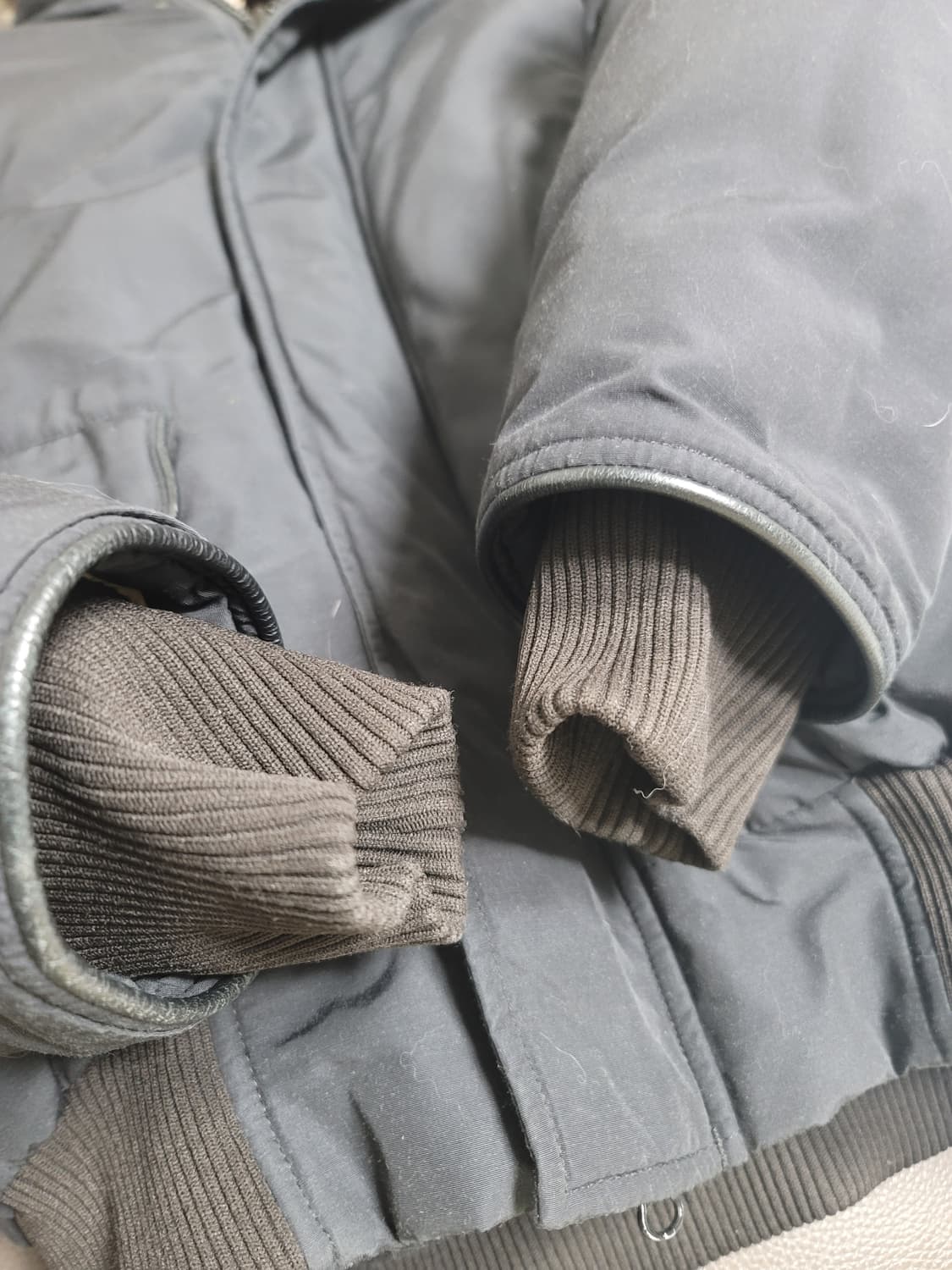 아틱베이 이누빅 대장 봄버 패딩 해외S 남성100정 상태굿 상품이미지5