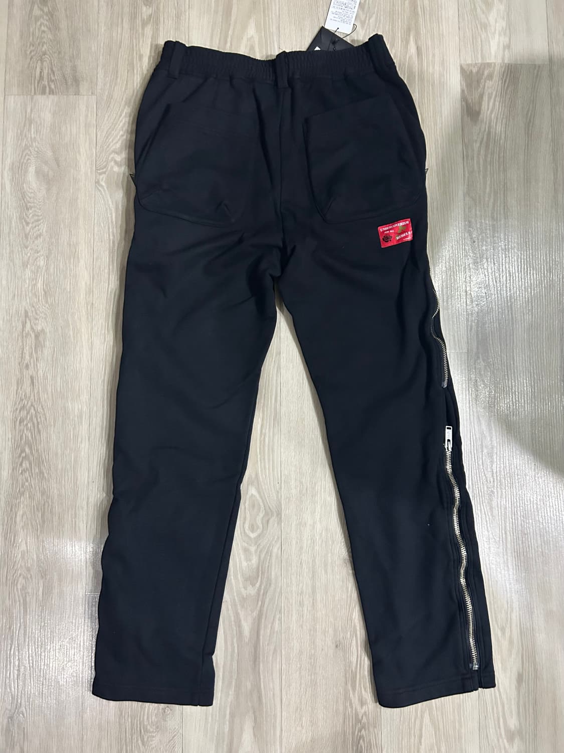 언더커버리즘 사이드 지퍼 스웻팬츠 2 상품이미지4