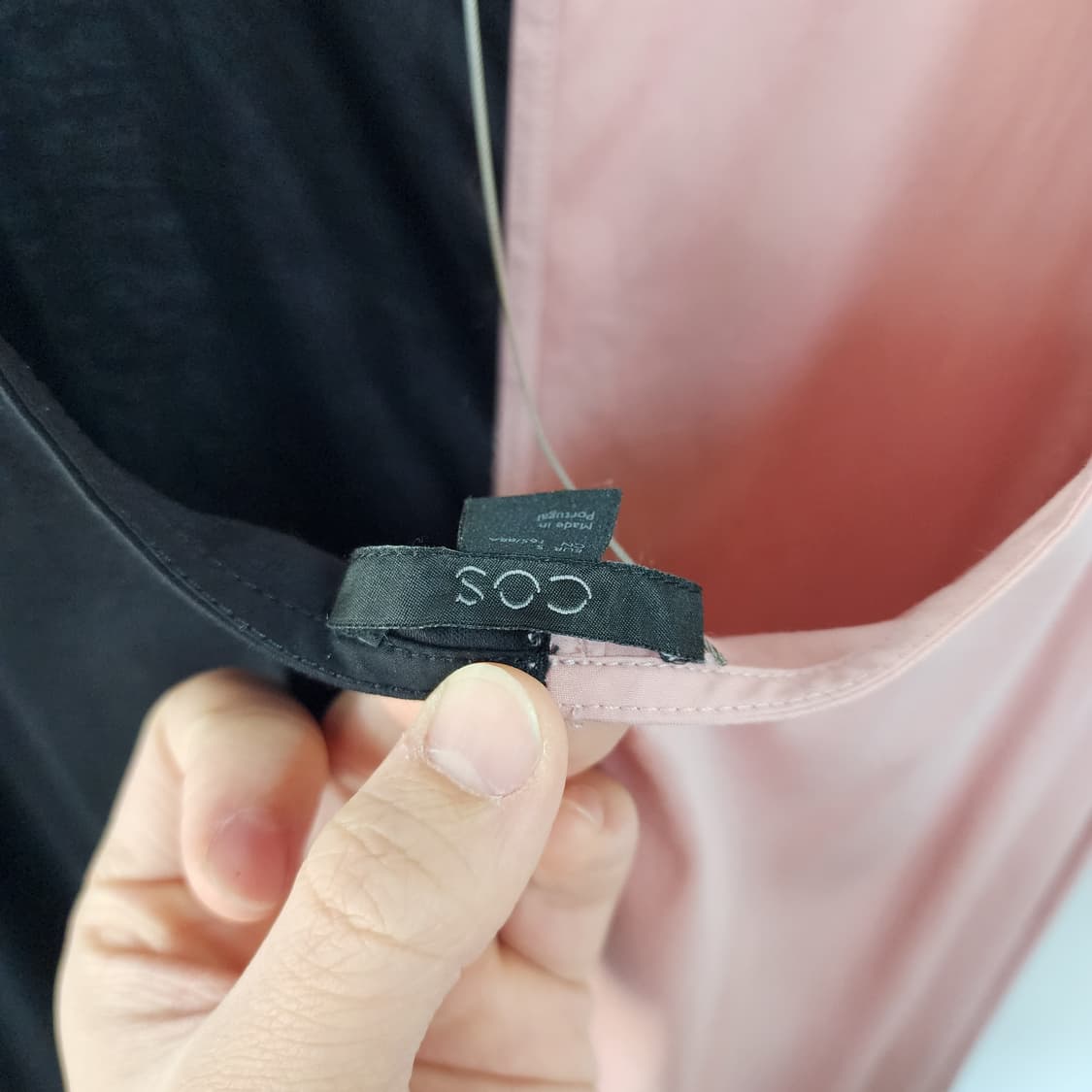 코스 블랙/핑크 배색 롱 원피스 상품이미지4