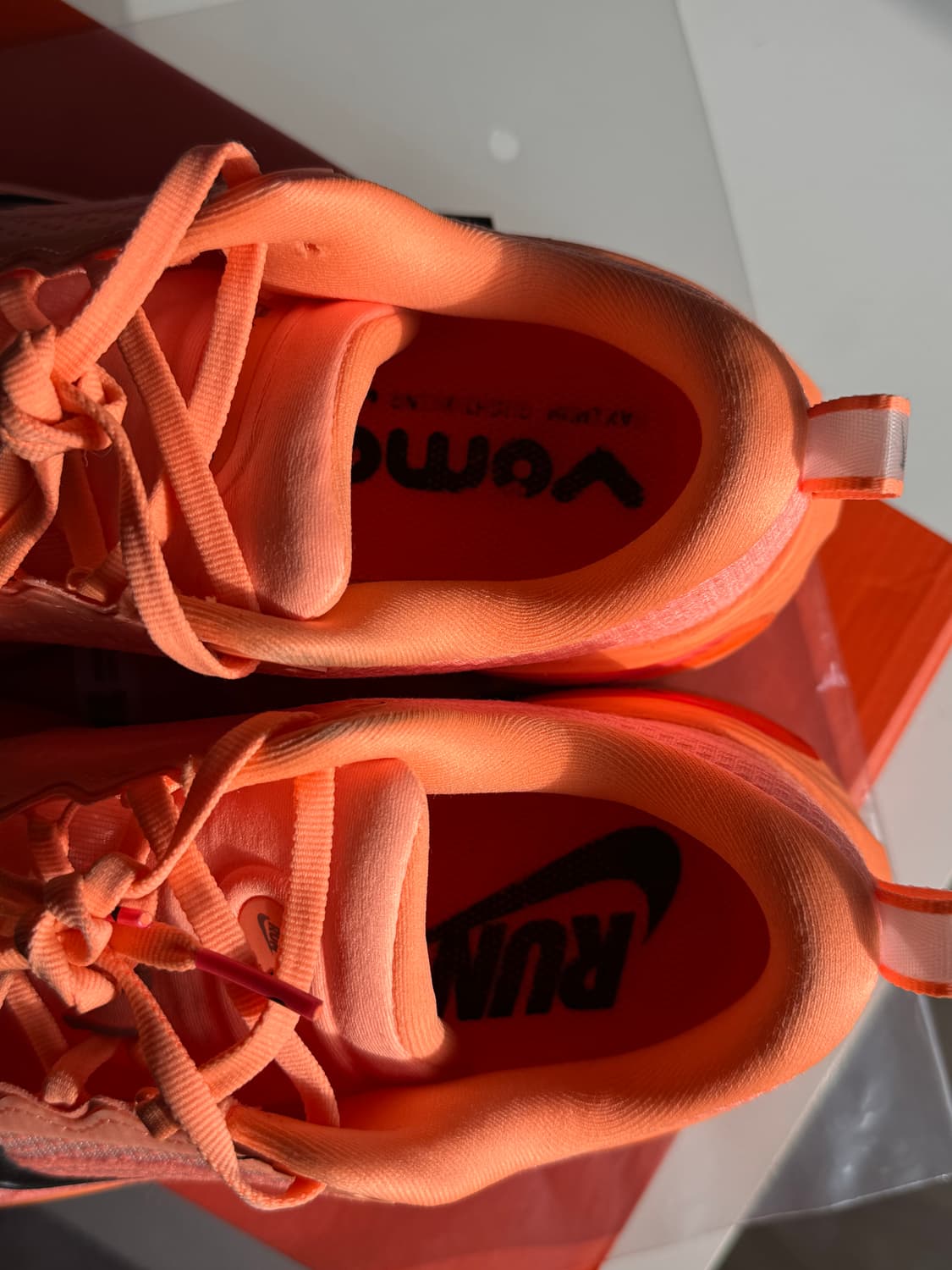 [255] 나이키 보메로 플러스 오렌지 펄스 핫 라바 상품이미지3