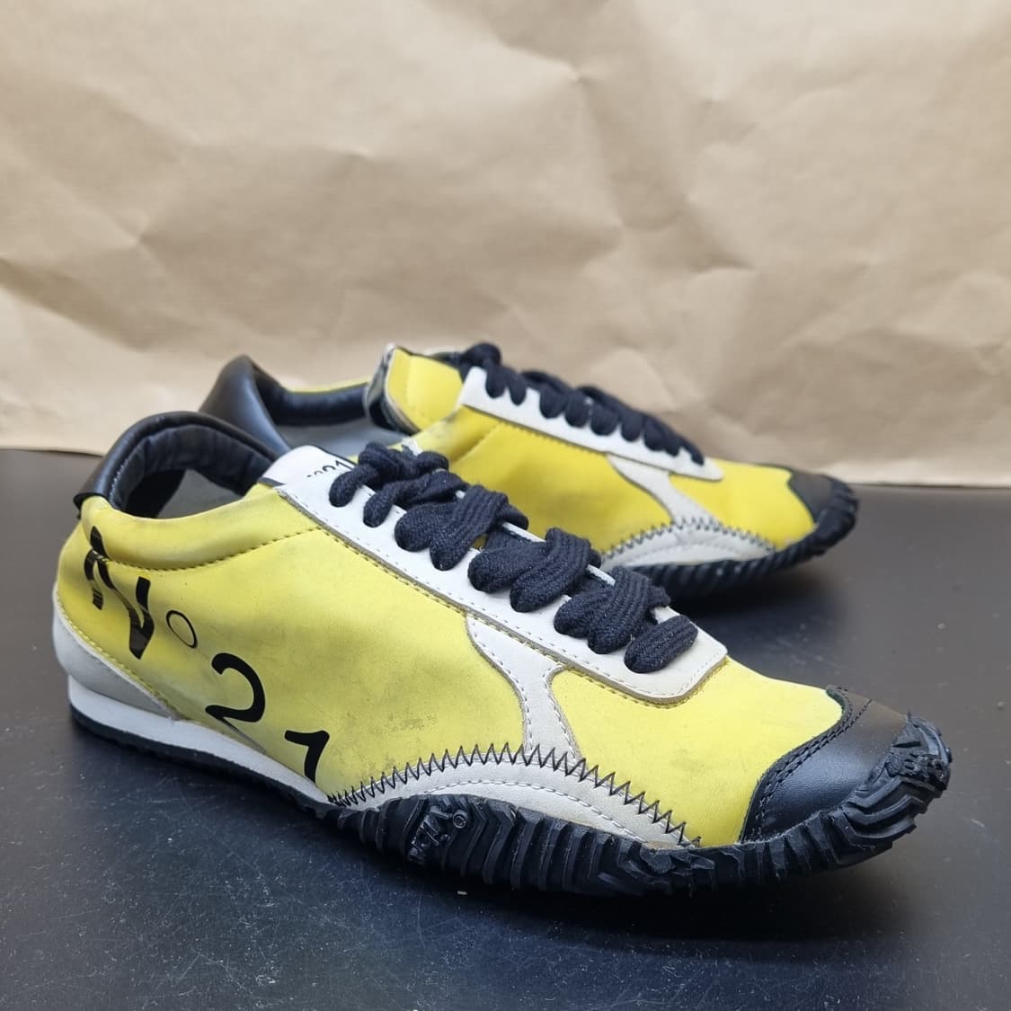 넘버N21. 운동화 220 상품이미지1