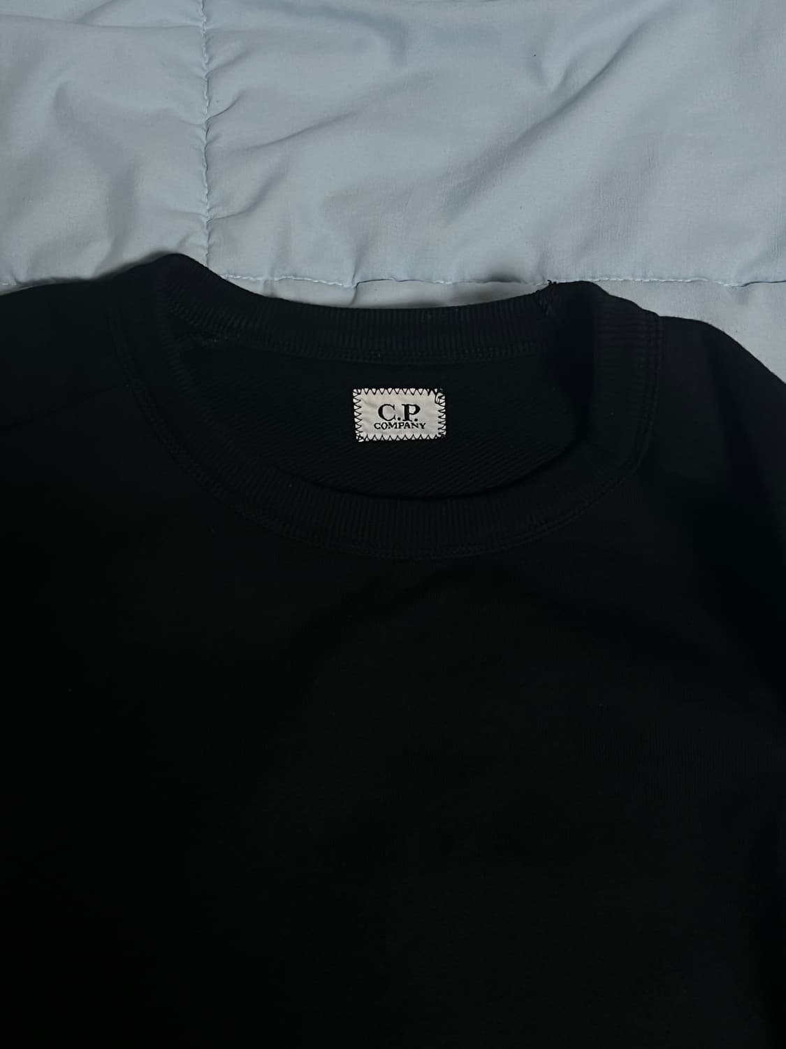 CP컴퍼니 블랙 맨투맨 상품이미지3