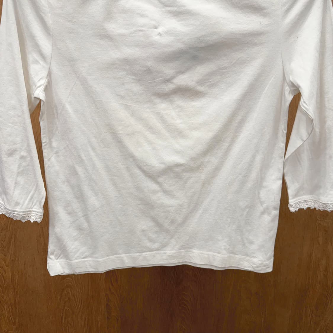 꾸레쥬 7부 블라우스 레이스 커프스 라운드넥 무지 디테일 슬림핏 화이트 상품이미지5